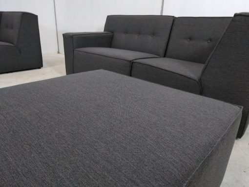 Puf. Conjunto grande de sofás modulares de 3 y 2 plazas más 2 pufs – Modules