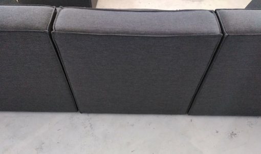 Respaldo exterior tapizado en tela (sofá independiente). Sofá de 3 plazas más puf - Modules