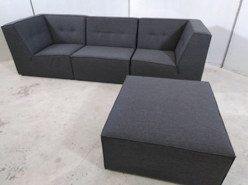 Sofá modular de 3 plazas de color gris más puf - Modules